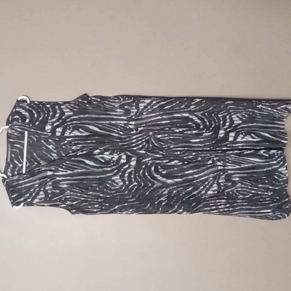 Signature Collection Full Button Black/Gray/White Sheer Cover Up w Slits LG